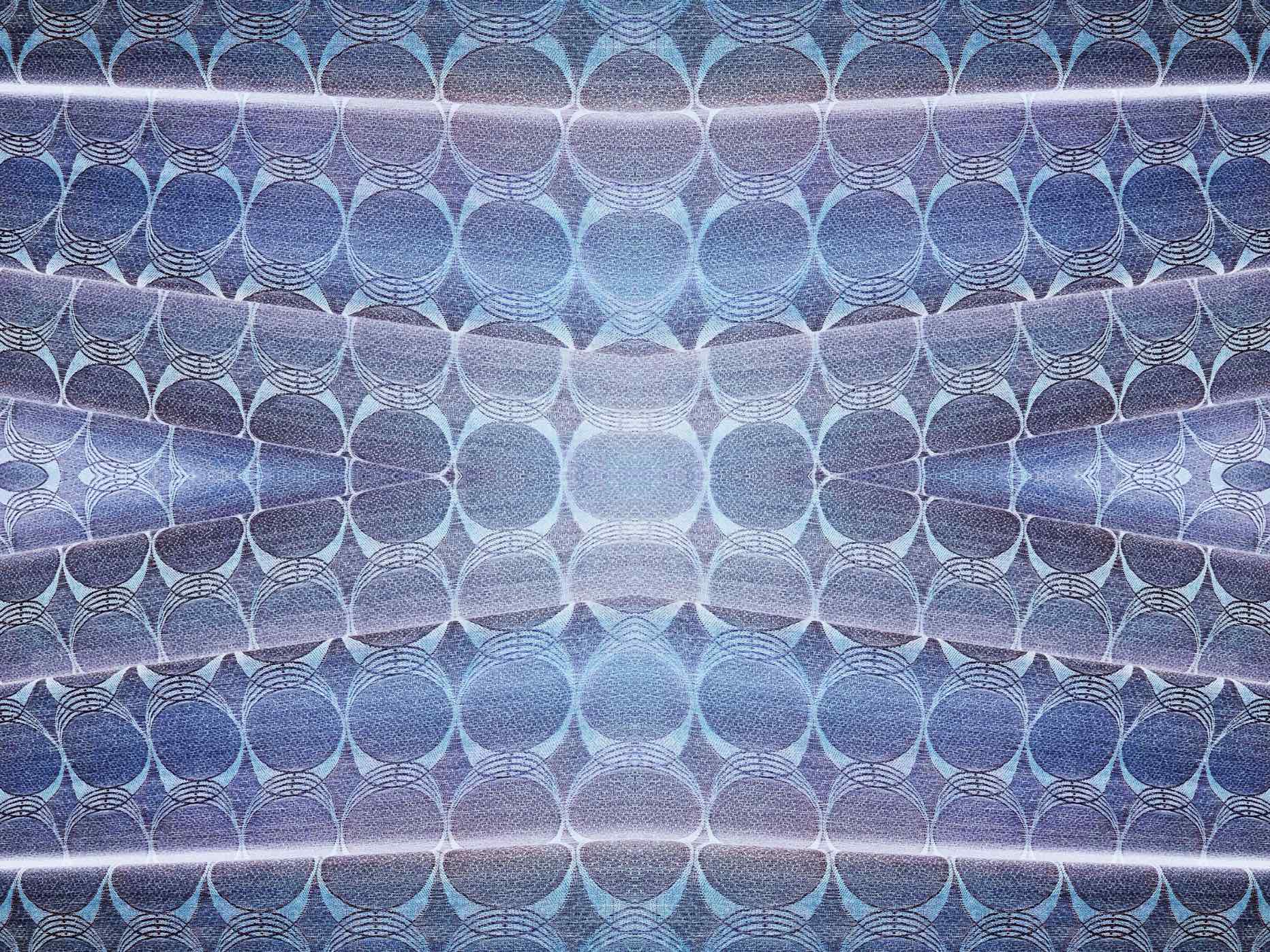 Atsushigraphの記事 Recovery Stories 4 の画像です。個展会場であるござ九の蔵にあるカーテンを写真に収め、コラージュした写真をネガに反転した図です。